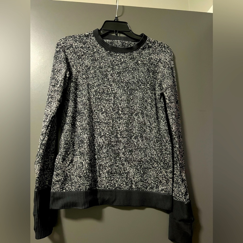 Lululemon workout top